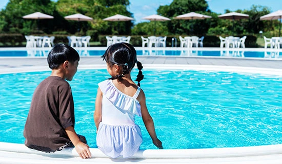 プール＆キッチンカー